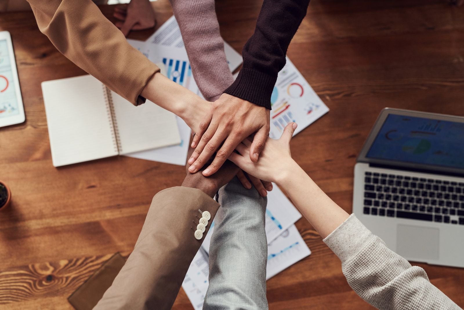 BodhaSetu consultants collaborating with a business team